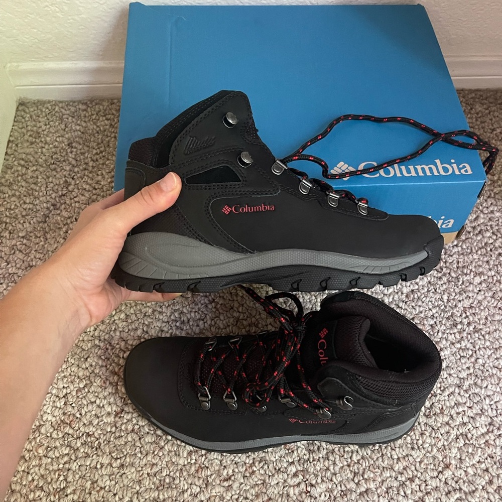 Columbia Women's Newton Ridge Plus Hiking Shoe